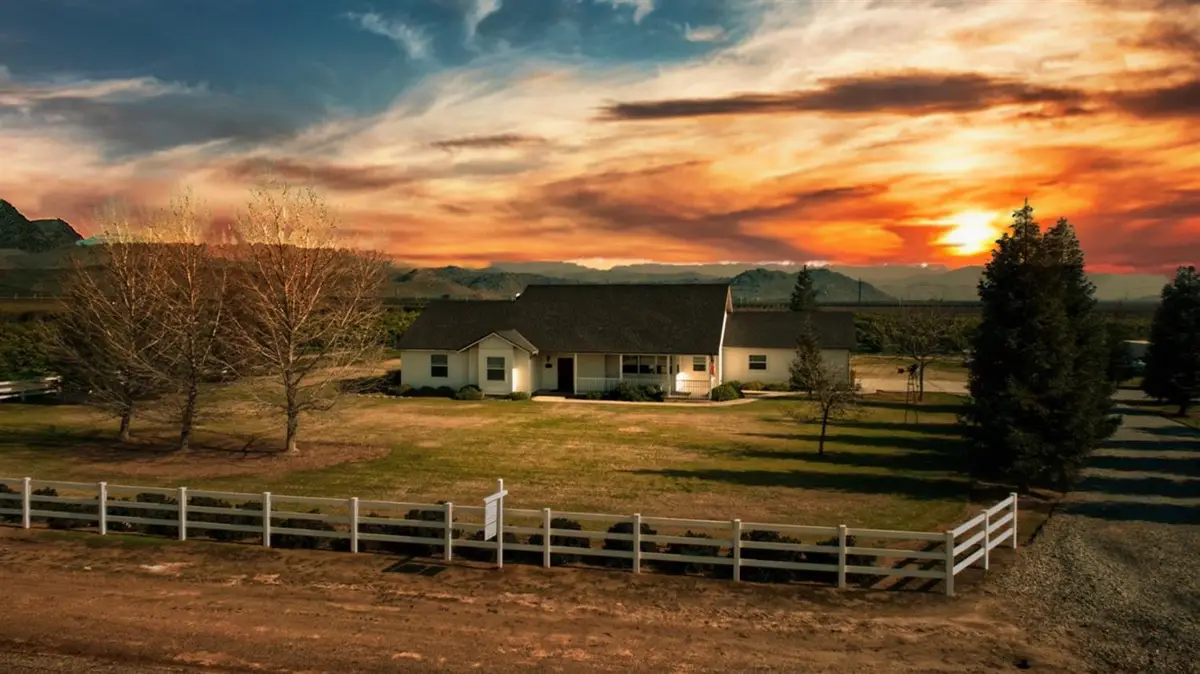 4350 Navelencia Avenue, Reedley, CA 93654 - #1