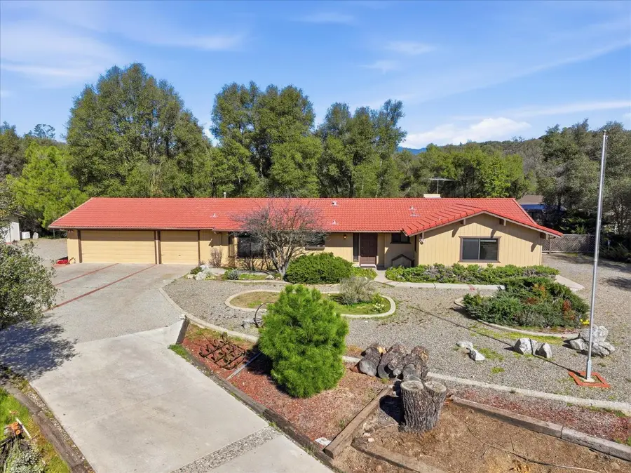 46300 Vista Del Rio, Oakhurst, CA 93644 - #2