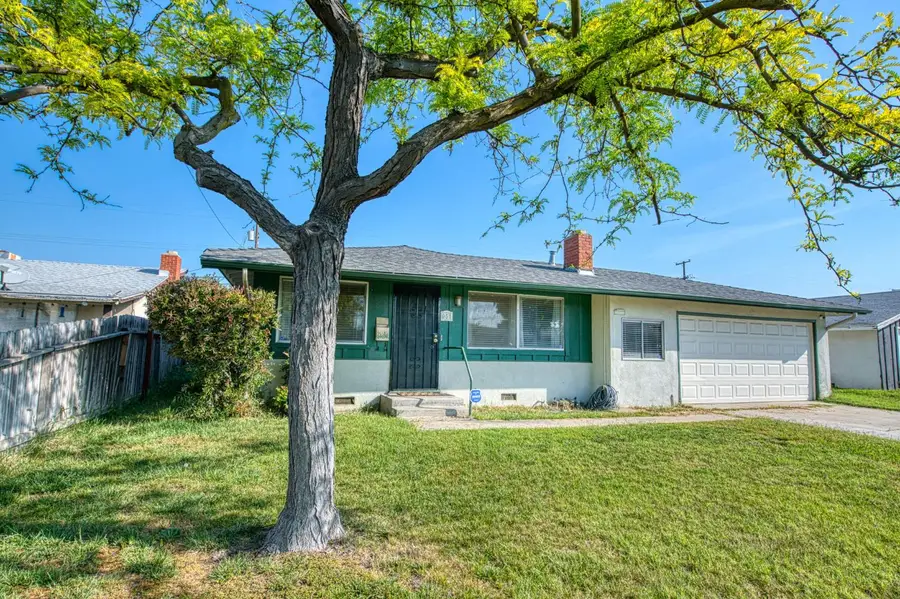 51 San Jose Avenue, Clovis, CA 93612 - #2