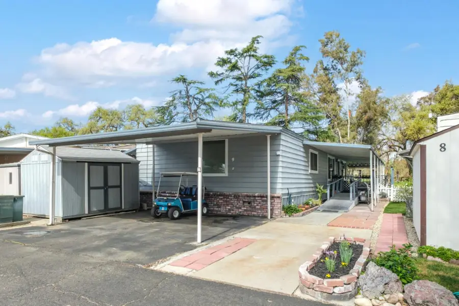 339 N Frankwood Avenue #9, Sanger, CA 93657 - #2