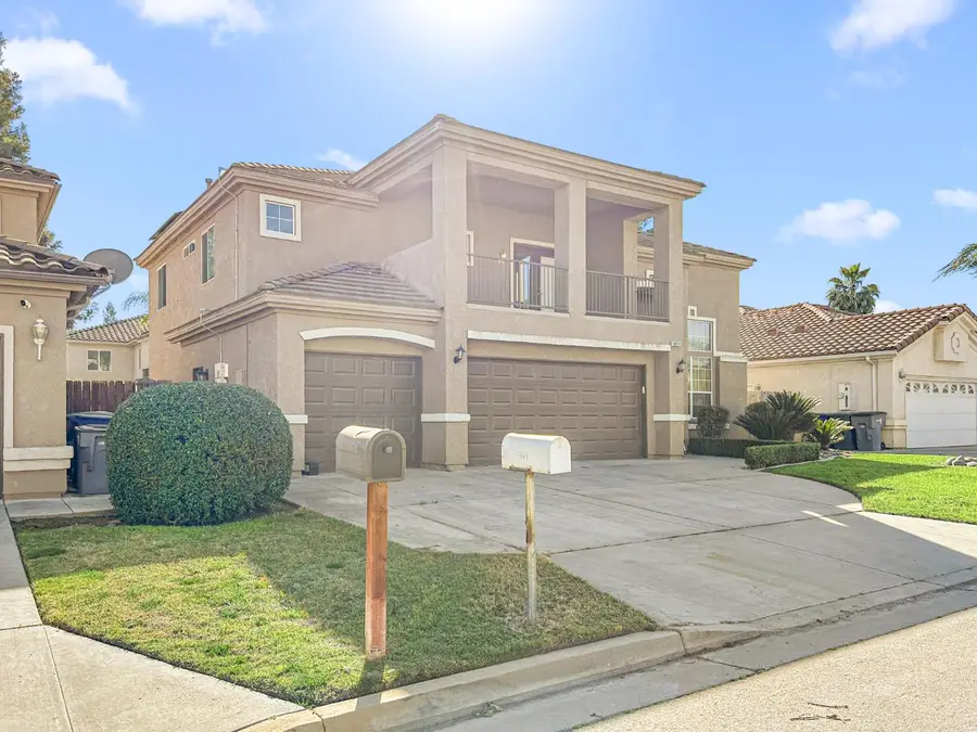 5811 W Cromwell Avenue, Fresno, CA 93722 - #3