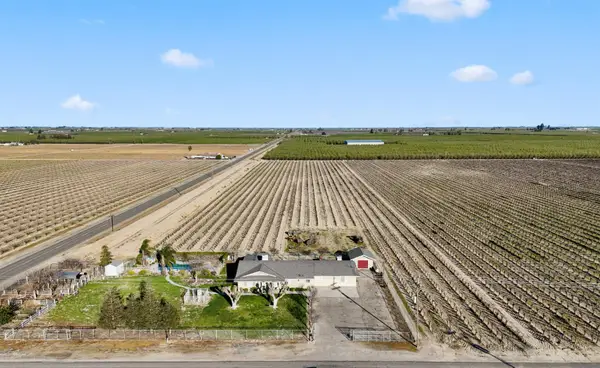 2938 N Trinity Avenue, Kerman, CA 93630