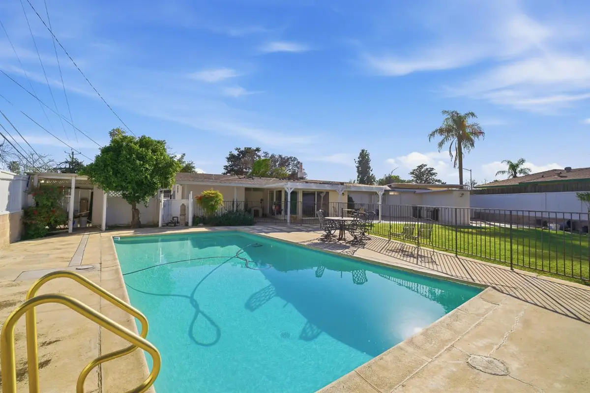 5208 Greenbrier Avenue, Bakersfield, CA 93306 - #1