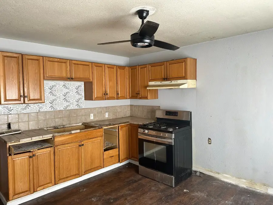 325 S 7th Street, Madera, CA 93610 - #3