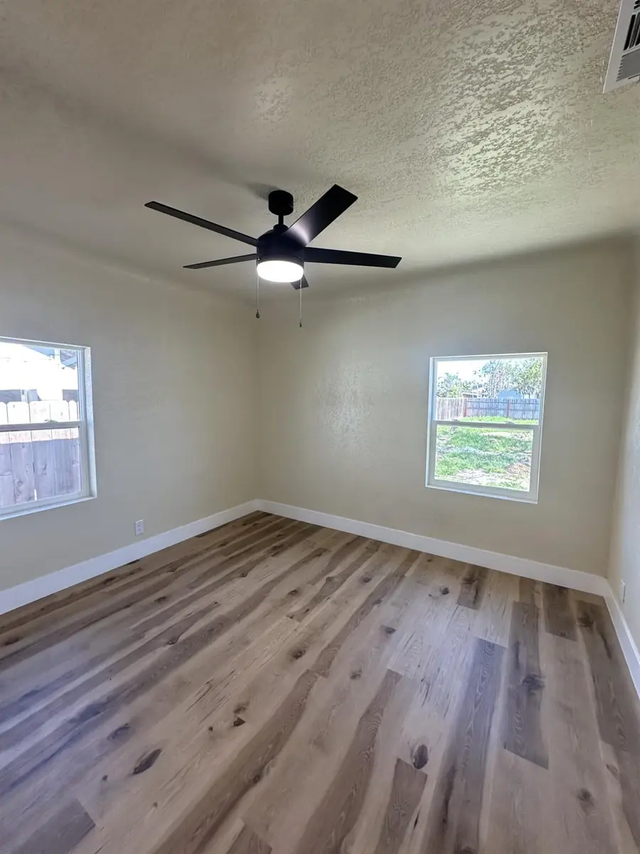 428 Greenwood Avenue, Sanger, CA 93657 - #2