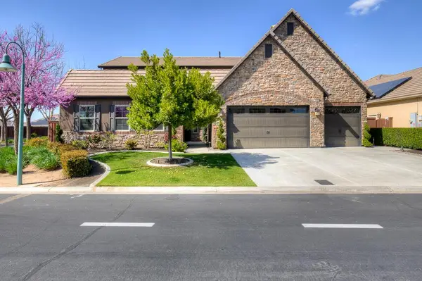 4249 N Waterside Drive, Clovis, CA 93619