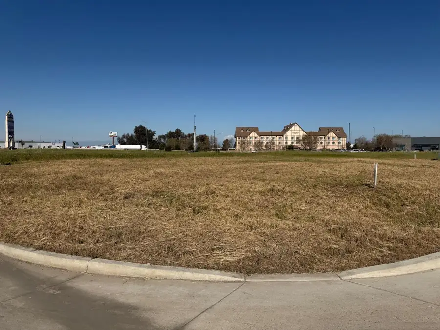 0 W Bratton Ct, Kingsburg, CA 93631 - #2