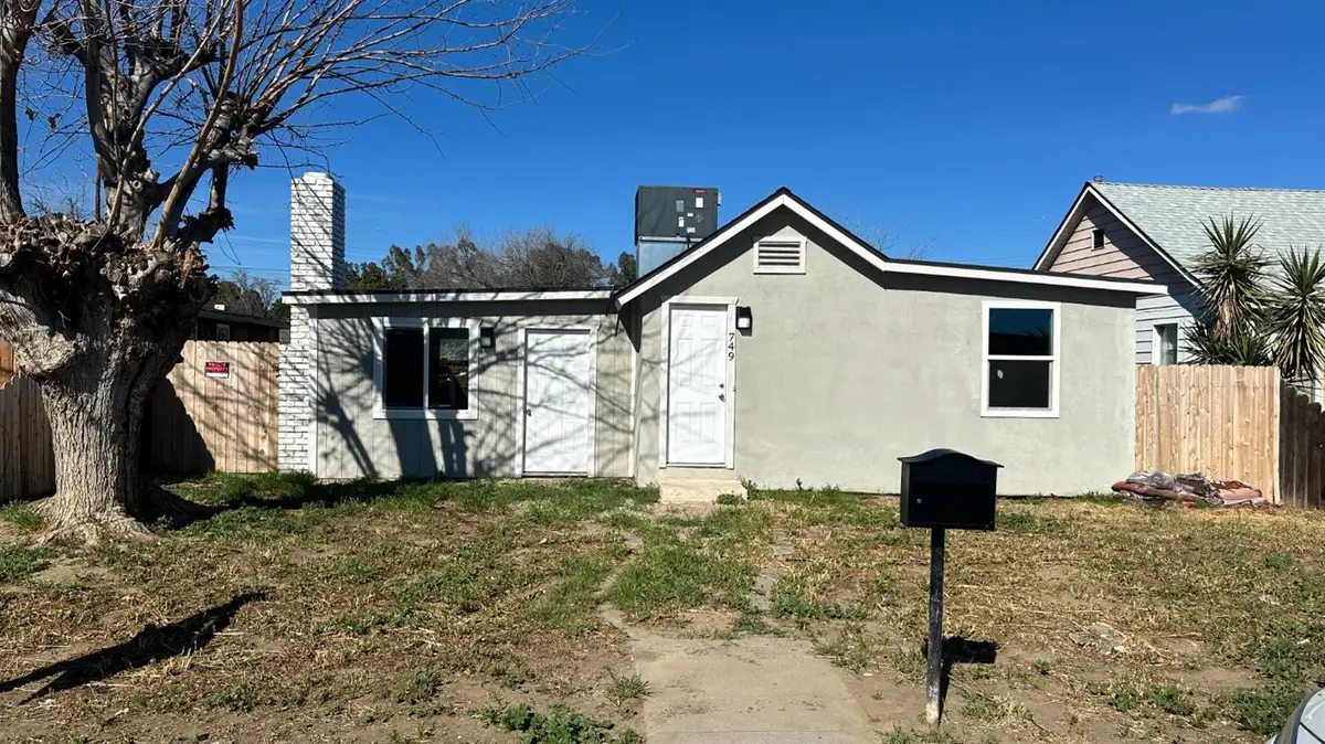 749 E Pleasant Street, Coalinga, CA 93210 - #1