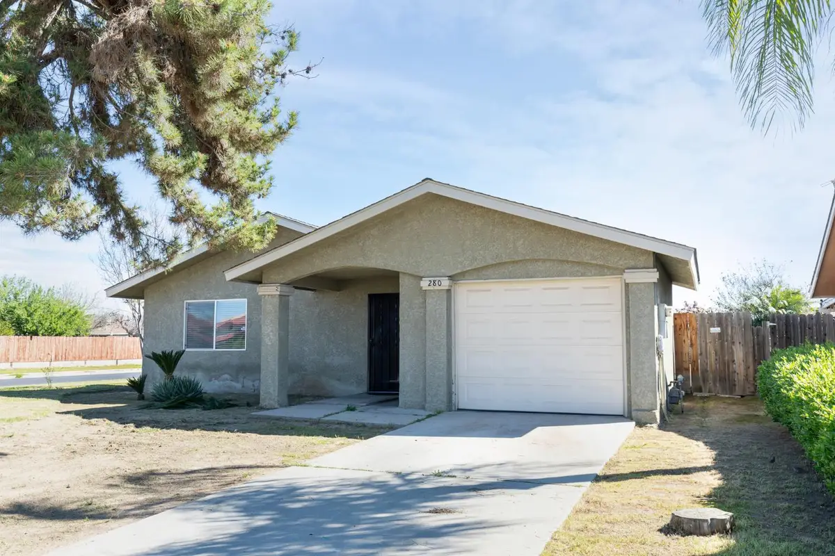 280 N Lillie, Dinuba, CA 93618 - #1