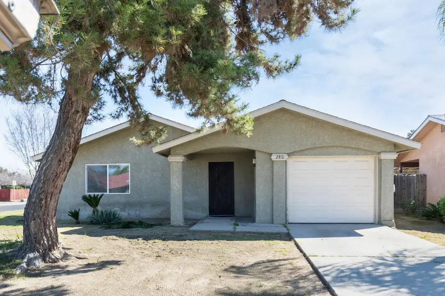 280 N Lillie, Dinuba, CA 93618 - #3