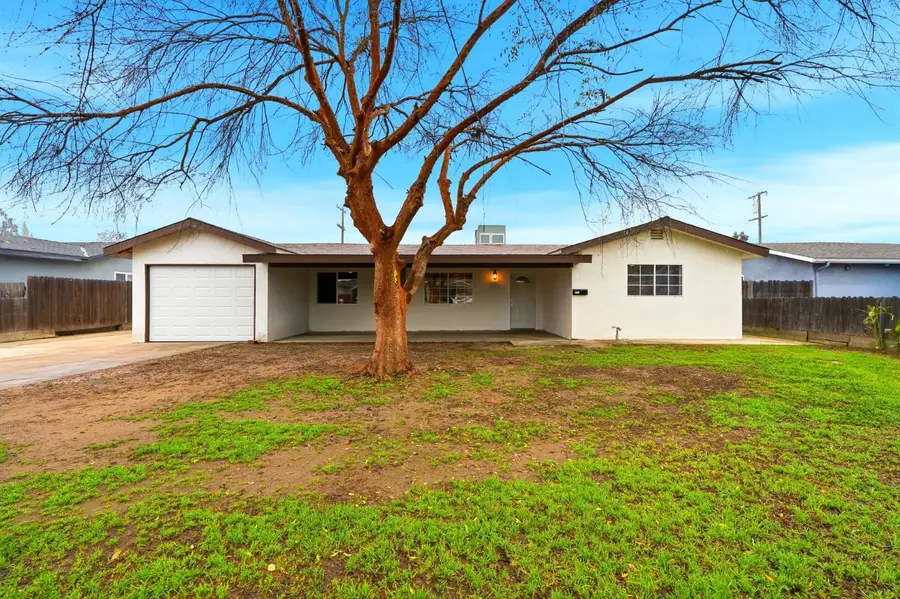 8651 E Khan Street, Selma, CA 93662 - #2