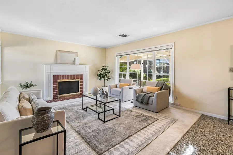 753 W Floradora Avenue, Fresno, CA 93728 - #2