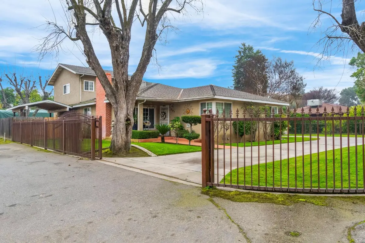907 S Rogers Lane, Fresno, CA 93727 - #1