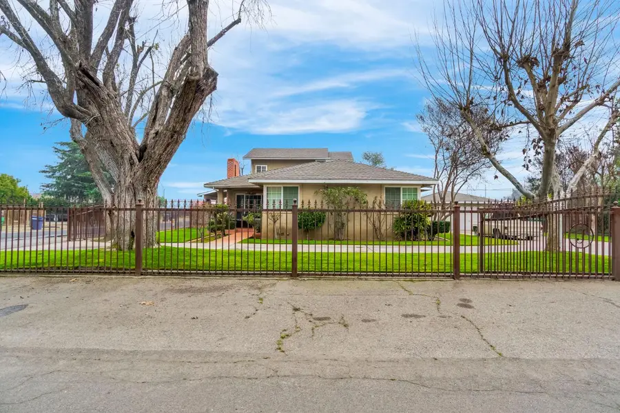 907 S Rogers Lane, Fresno, CA 93727 - #3