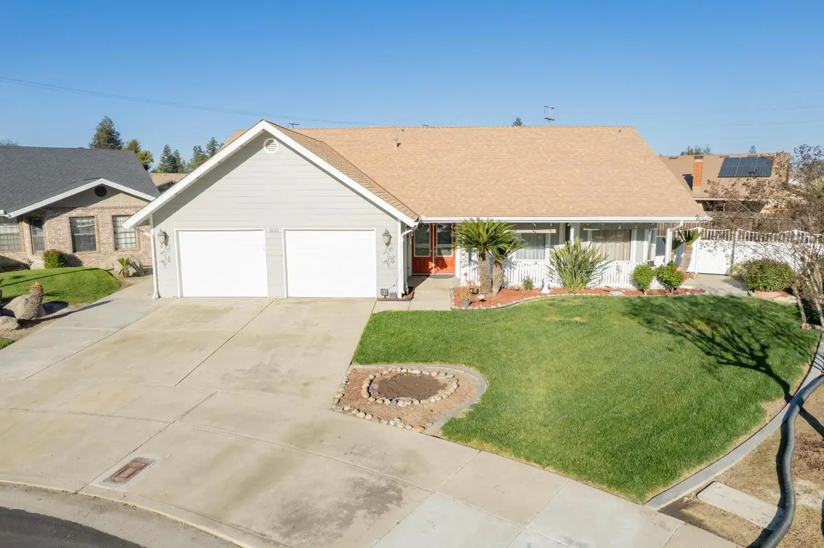 2054 Irving Circle, Tulare, CA 93274 - #1