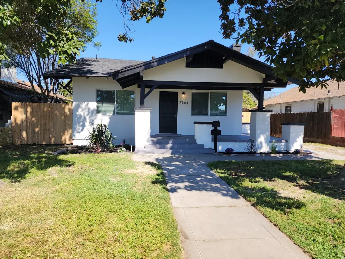 3243 E Mckenzie Avenue, Fresno, CA 93702 - #1