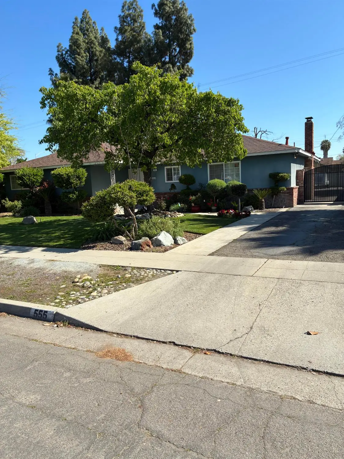 555 S Raisina, Fresno, CA 93721 - #1