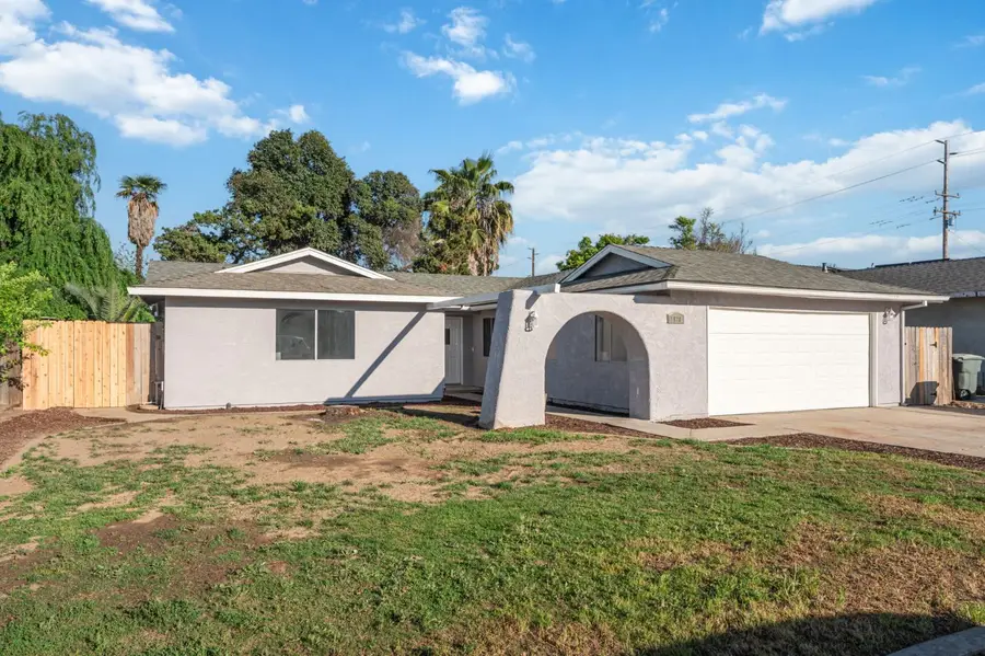 1928 S Linwood Street, Visalia, CA 93277 - #2