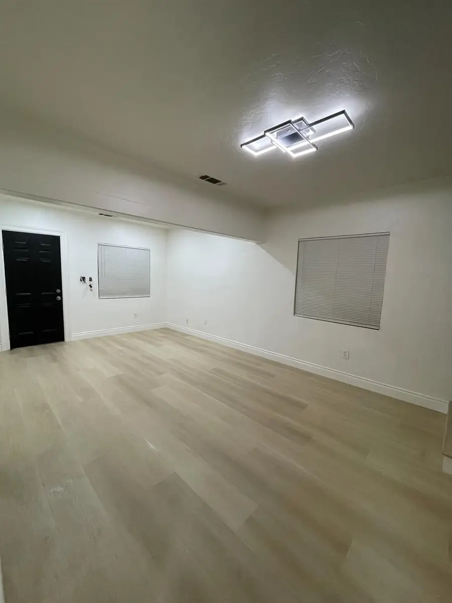 2524 E Grant Avenue, Fresno, CA 93701 - #2