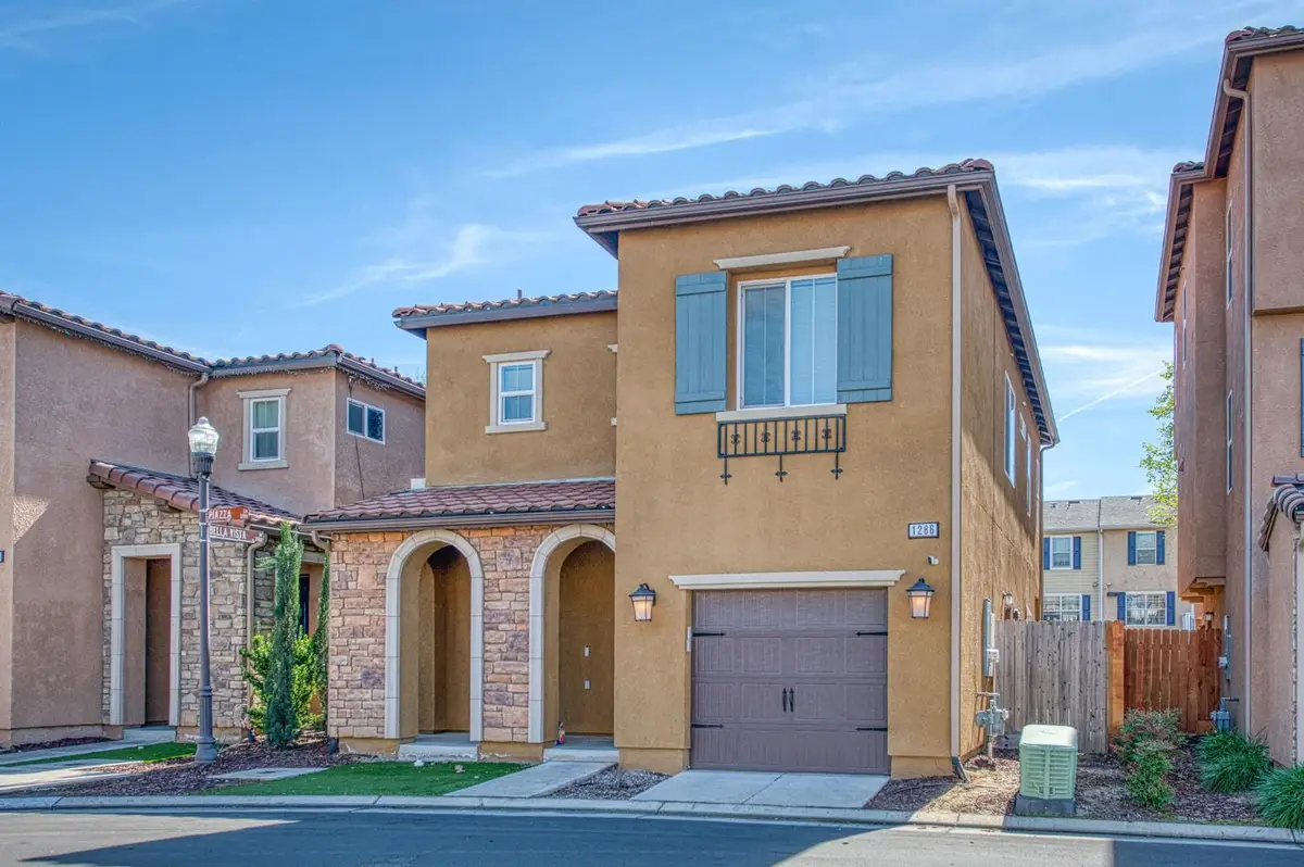 1286 Piazza Lane, Clovis, CA 93612 - #1
