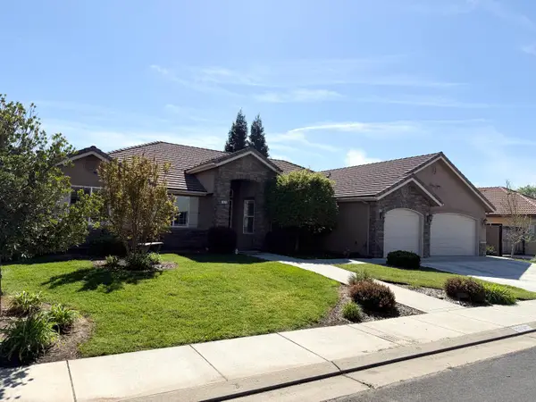 2670 Muncie Ave, Clovis, CA 93619