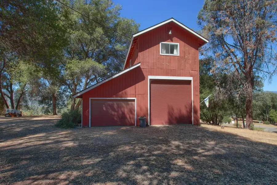 39406 John West Road, Oakhurst, CA 93644 - #2