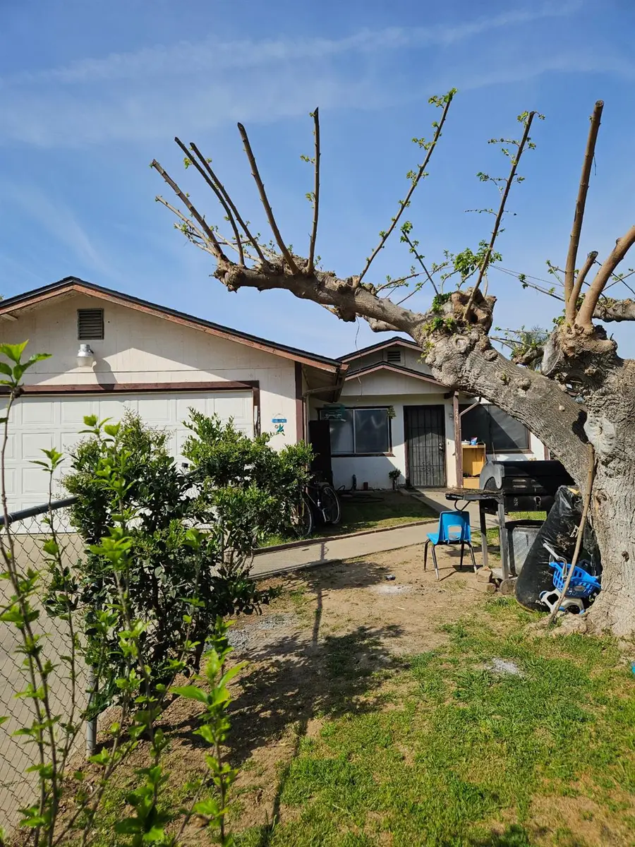 259 E Evening Glow Circle, Reedley, CA 93654 - #2