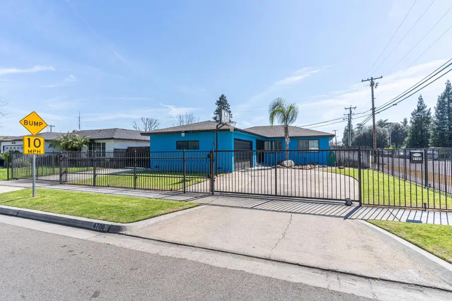 4706 E San Gabriel Avenue, Fresno, CA 93726 - #3