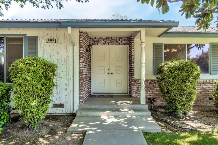 6620 N Dearing Avenue, Fresno, CA 93710 - #2