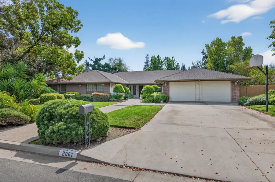 2067 W Minarets Avenue, Fresno, CA 93711 - #2