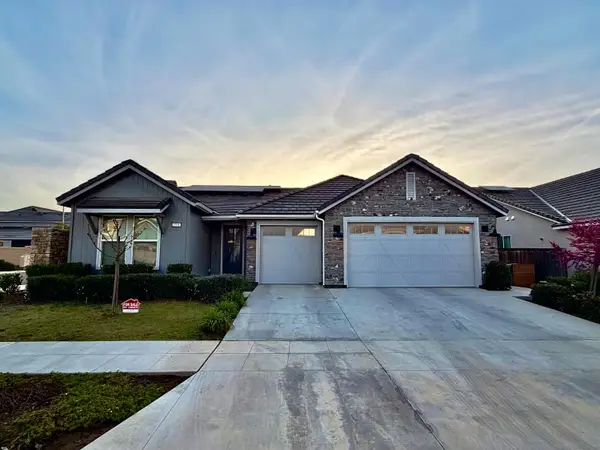 2031 N Osmun Avenue, Clovis, CA 93619