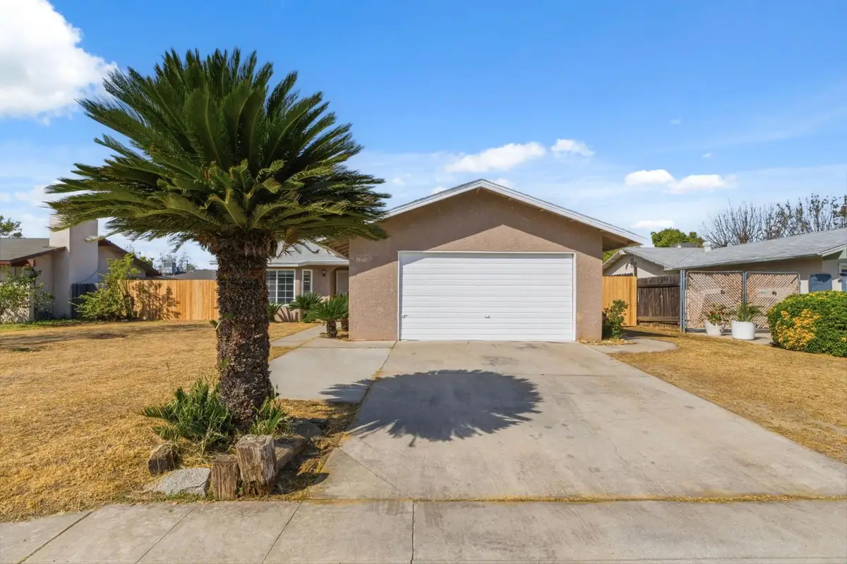 2916 Miami Avenue, Clovis, CA 93611 - #1