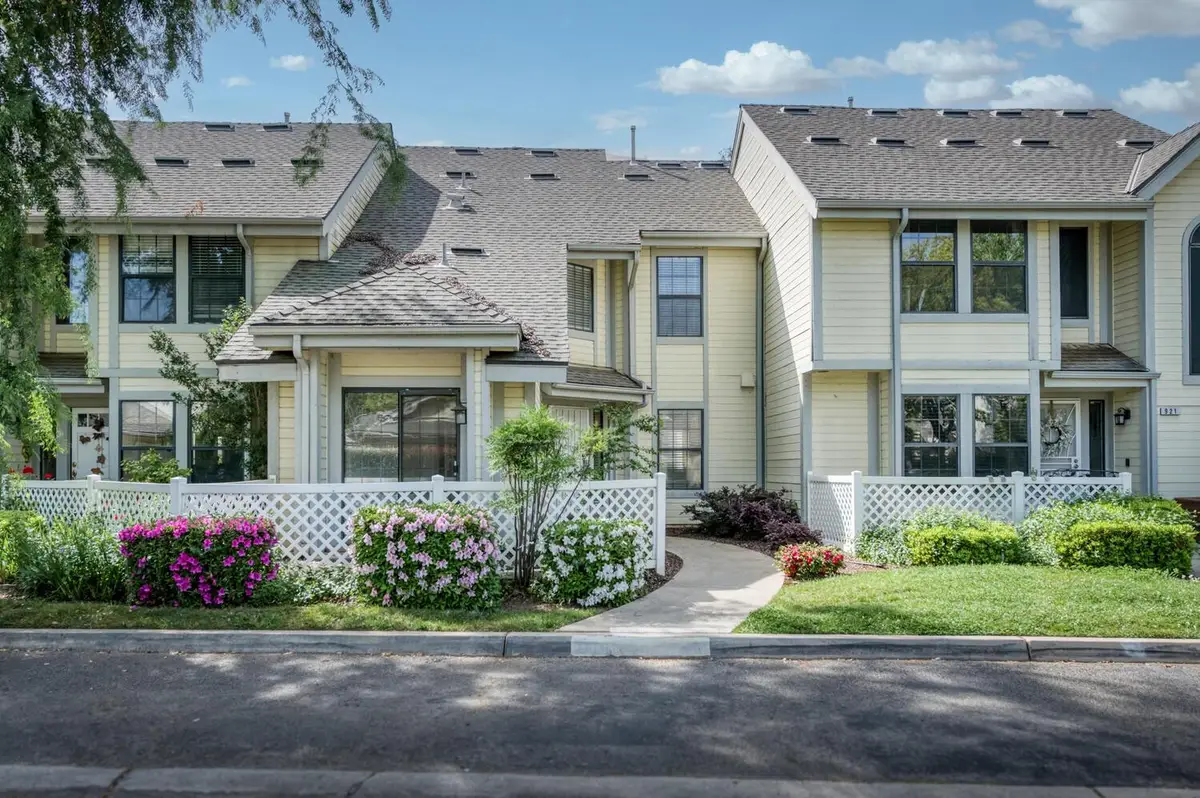 923 E Foxhill Drive, Fresno, CA 93720 - #1