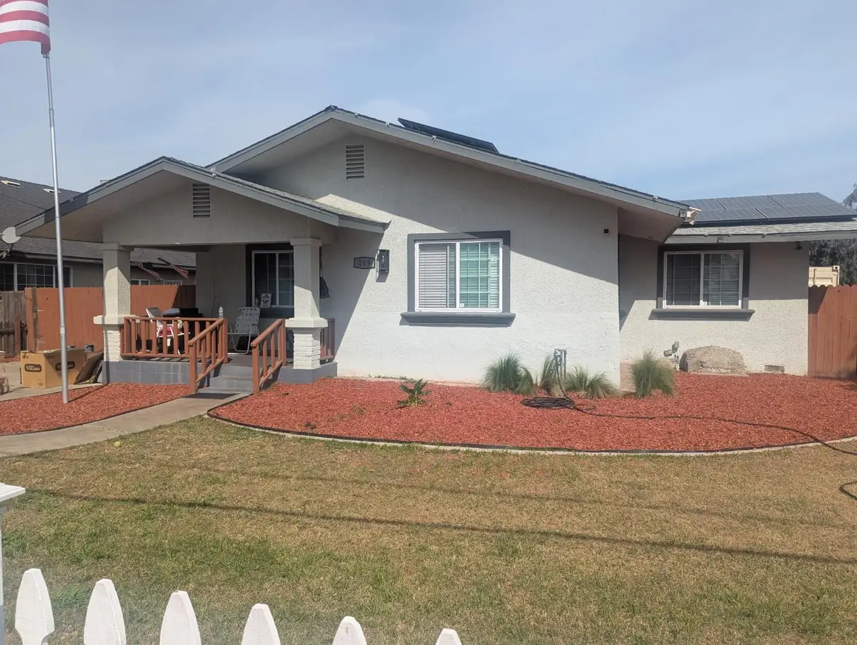 109 W Lewis Street, Madera, CA 93637 - #1