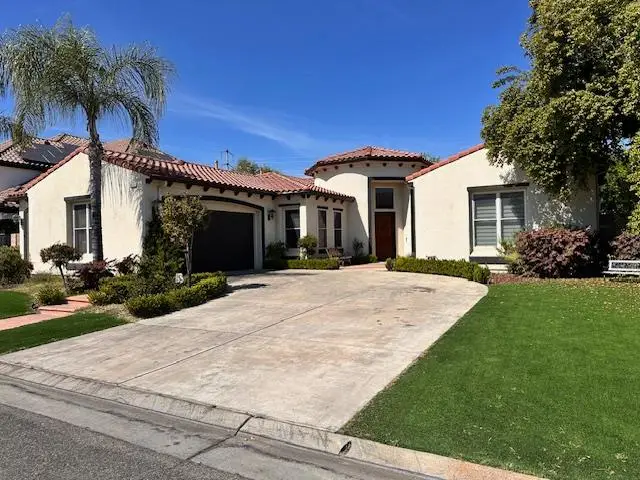 1530 E Golden Valley Way, Fresno, CA 93730 - #1