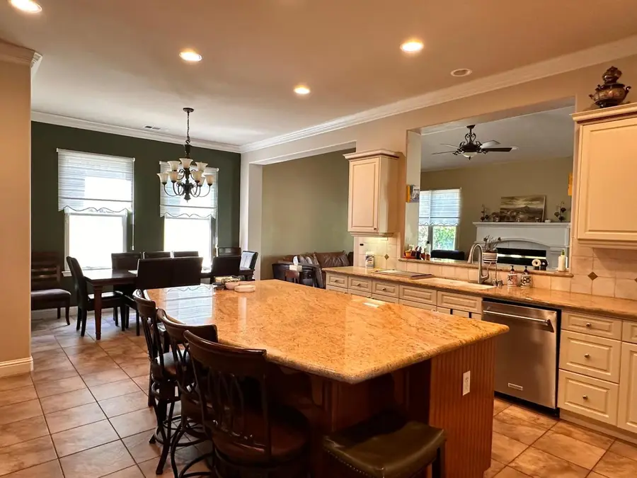 1530 E Golden Valley Way, Fresno, CA 93730 - #2