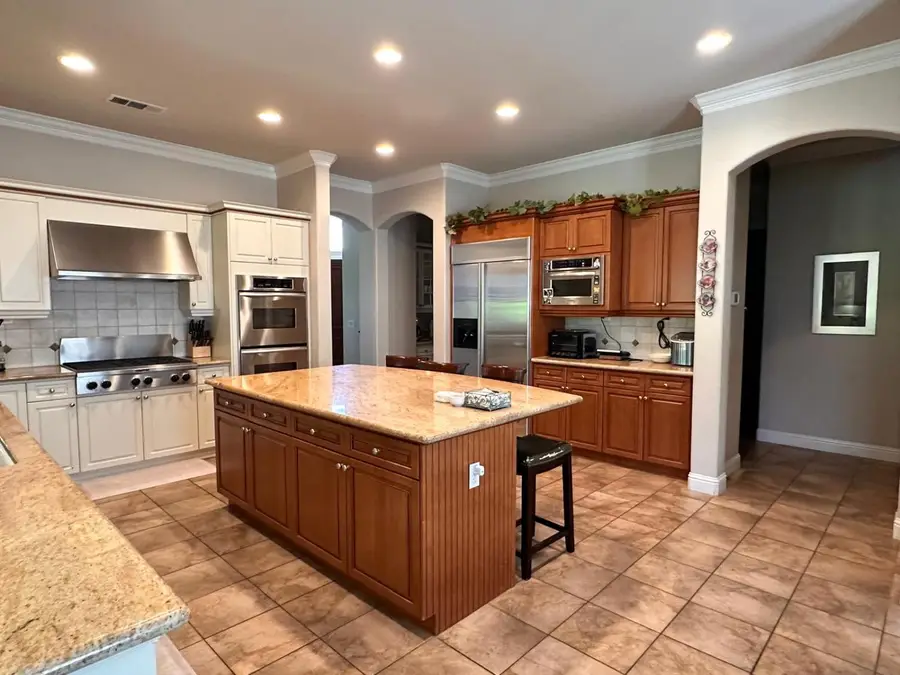 1530 E Golden Valley Way, Fresno, CA 93730 - #3