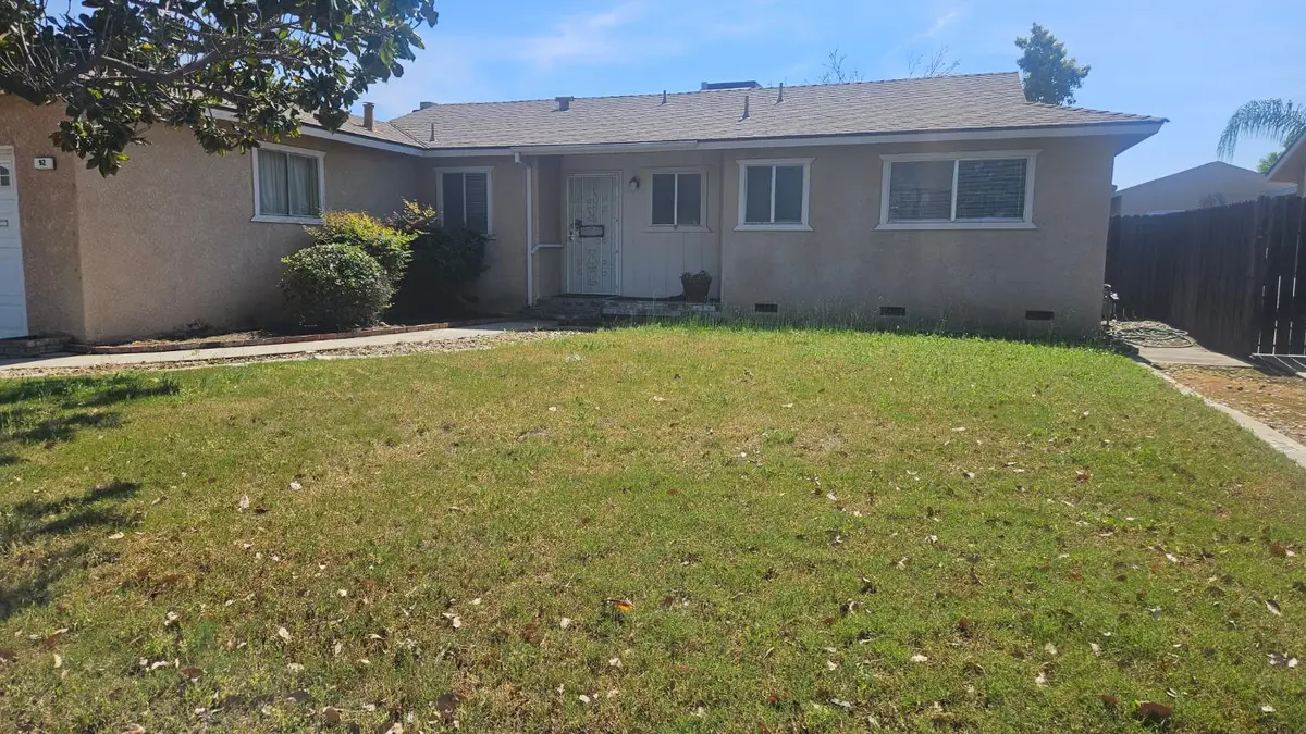 92 W Gettysburg Avenue, Clovis, CA 93612 - #1