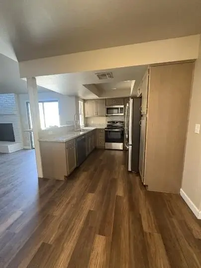 5095 W Kadota Avenue, Fresno, CA 93722 - #3