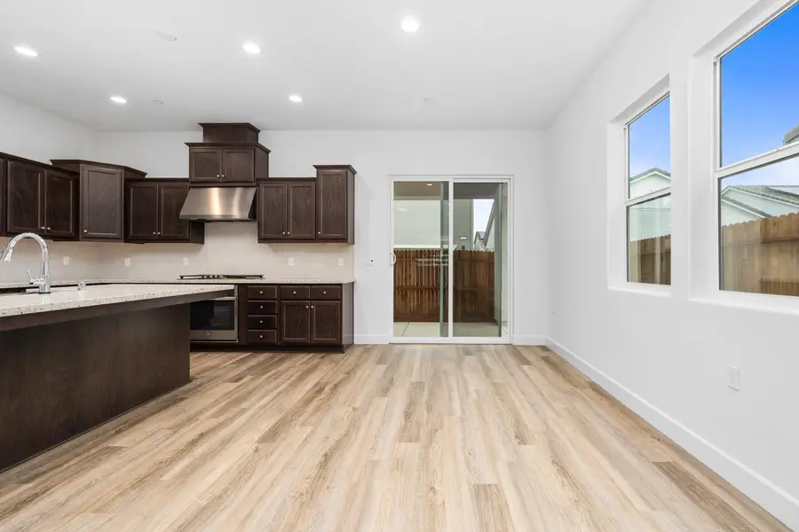 364 Peters Lane S, Madera, CA 93636 - #2