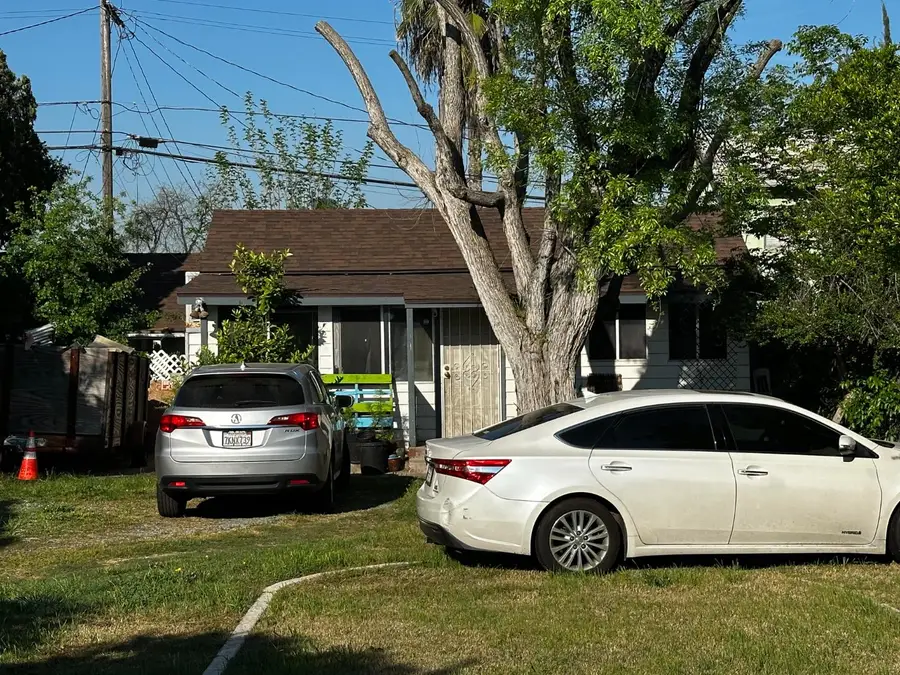 705 N Safford Avenue, Fresno, CA 93728 - #2