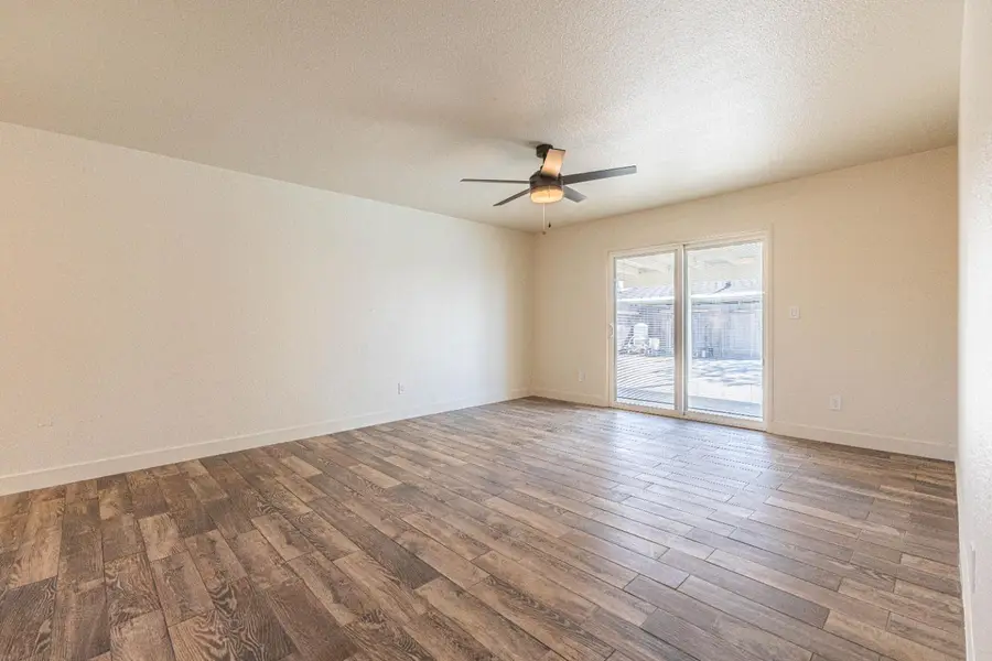 300 Walnut Street, Madera, CA 93637 - #2