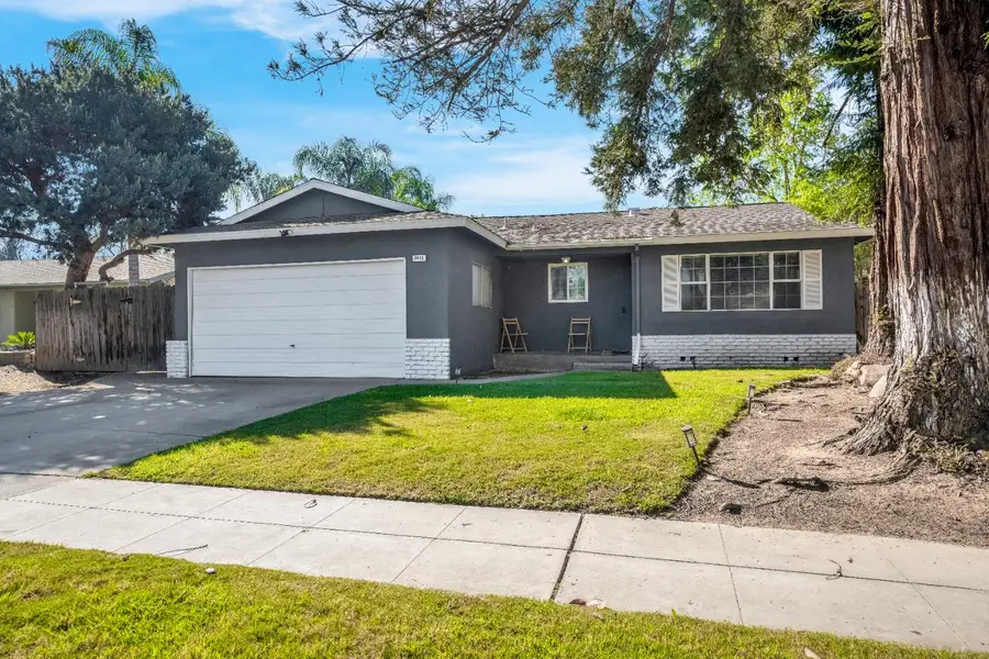 3415 W Oswego Avenue, Fresno, CA 93711 - #2