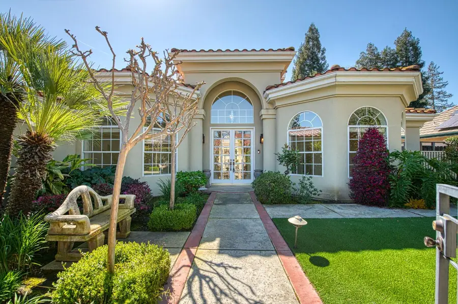 1533 E Forest Oaks Drive, Fresno, CA 93730 - #3