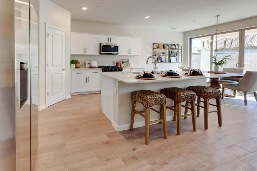 2450 E O'keefe Drive, Fresno, CA 93720 - #2