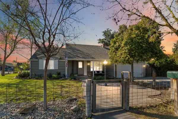 3144 E Sussex Way, Fresno, CA 93726