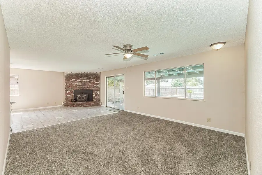 1375 S Cyrier Avenue, Reedley, CA 93654 - #3