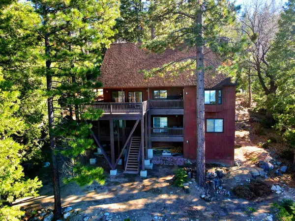 7501 Yosemite Park Way, Yosemite West, CA 95389