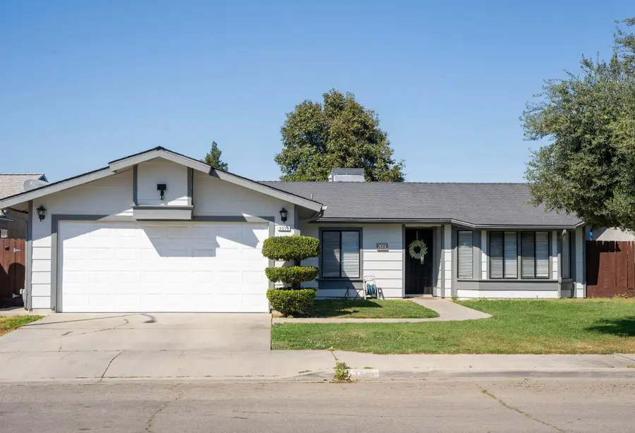 5310 W Sussex Way, Fresno, CA 93722 - #2