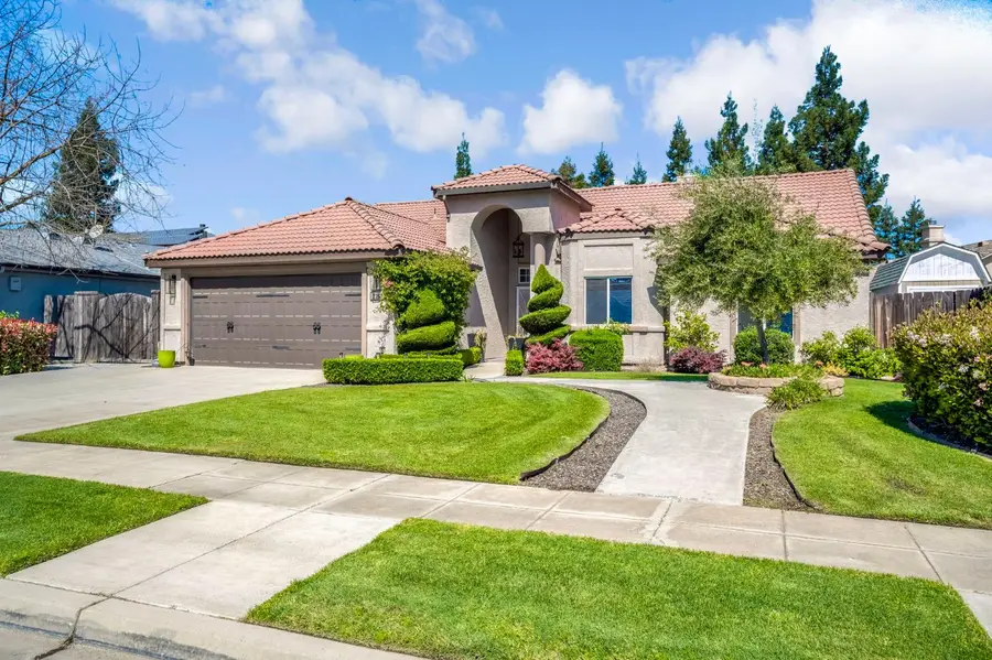 2361 Cromwell Avenue, Clovis, CA 93611 - #2